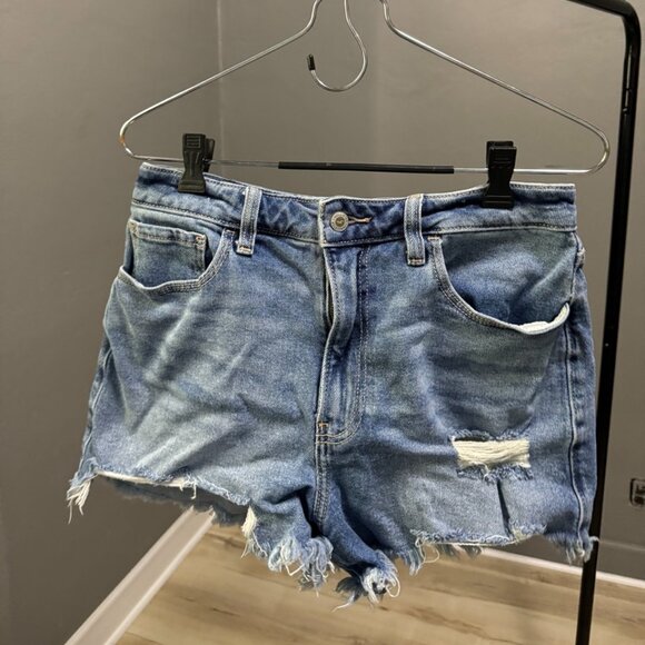 Hollister Ultra High Rise Mom Jeans - Picture 1 of 2